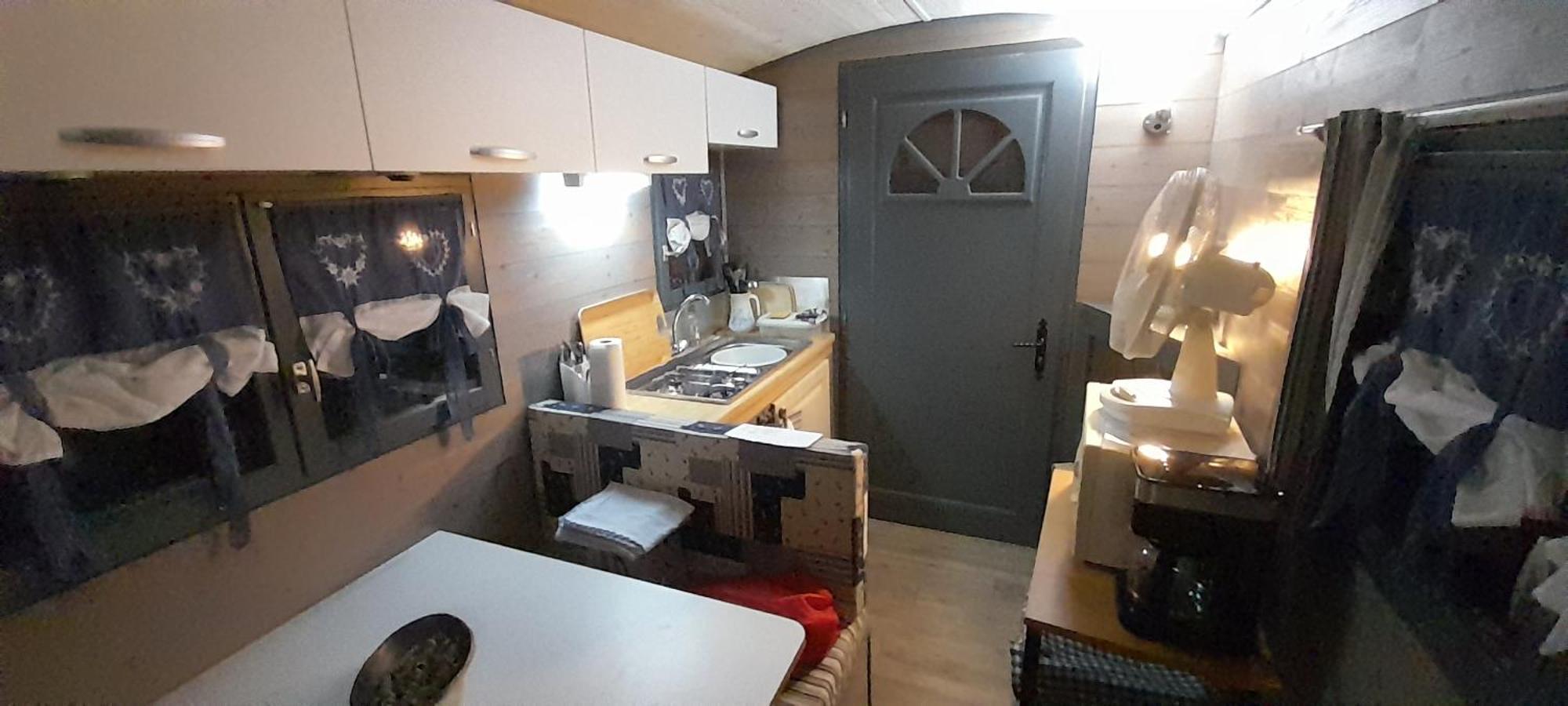 Location Type Gite, Chambre D'Hote, Meuble De Tourisme Dans Joli Petit Chalet Typique Et Ou Jolie Roulotte Type Boheme Waldighoffen Exteriör bild