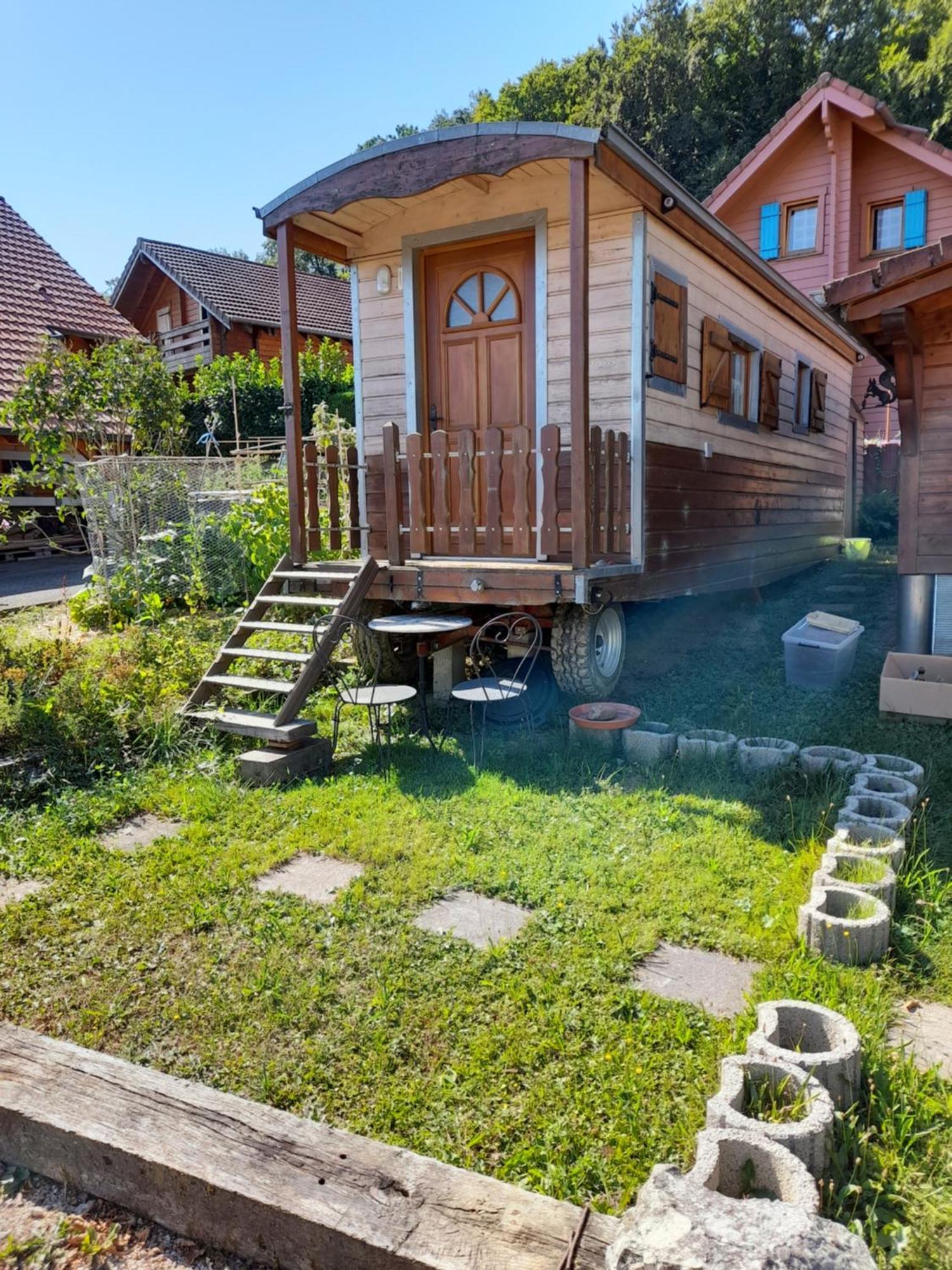 Location Type Gite, Chambre D'Hote, Meuble De Tourisme Dans Joli Petit Chalet Typique Et Ou Jolie Roulotte Type Boheme Waldighoffen Exteriör bild