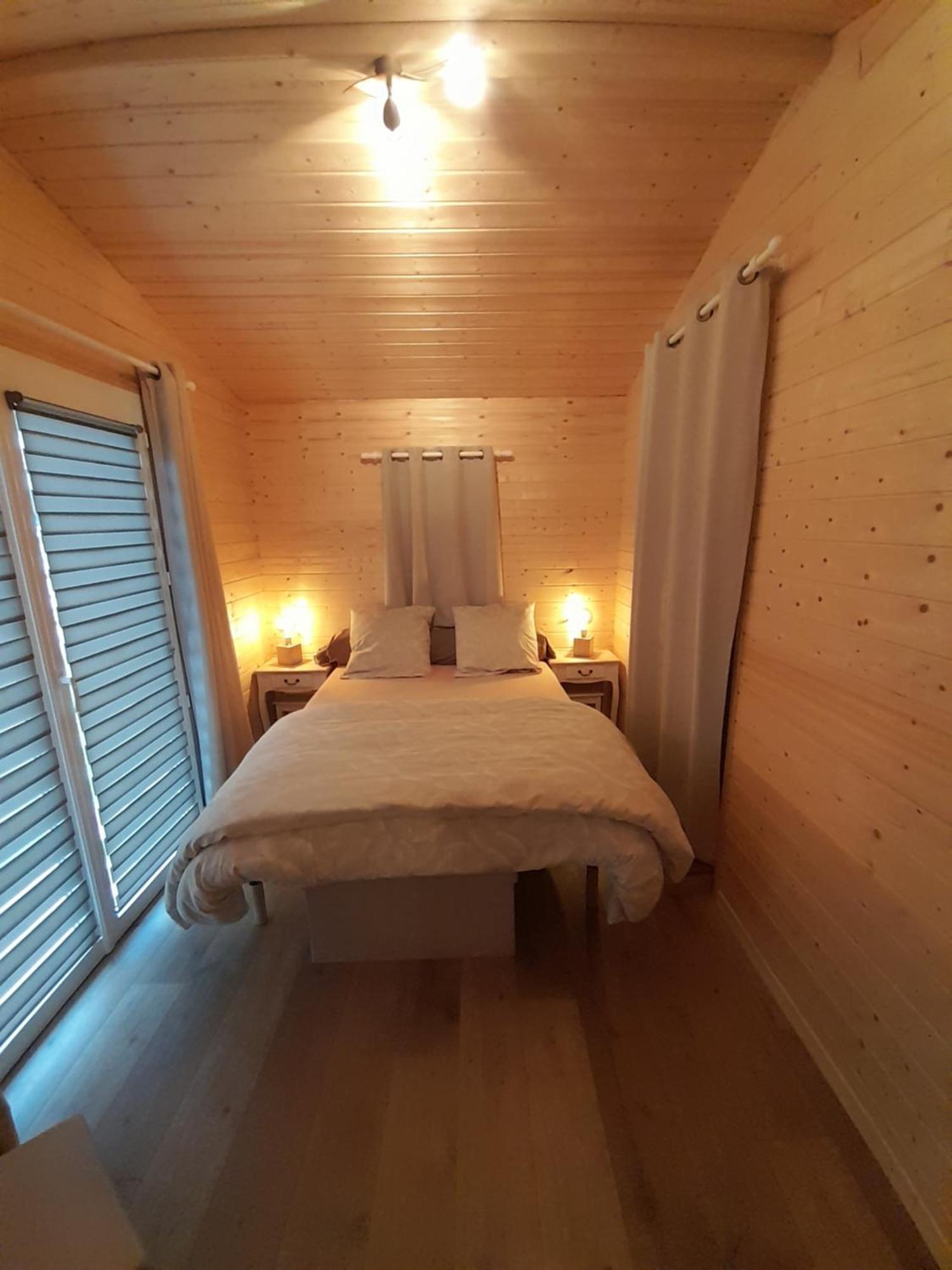 Location Type Gite, Chambre D'Hote, Meuble De Tourisme Dans Joli Petit Chalet Typique Et Ou Jolie Roulotte Type Boheme Waldighoffen Exteriör bild