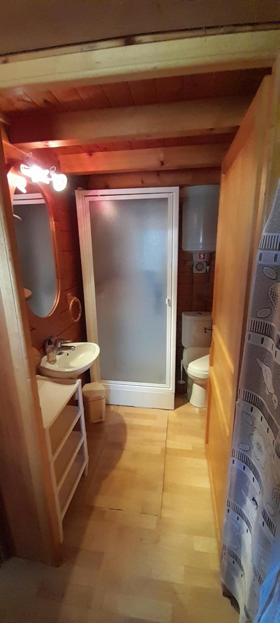 Location Type Gite, Chambre D'Hote, Meuble De Tourisme Dans Joli Petit Chalet Typique Et Ou Jolie Roulotte Type Boheme Waldighoffen Exteriör bild