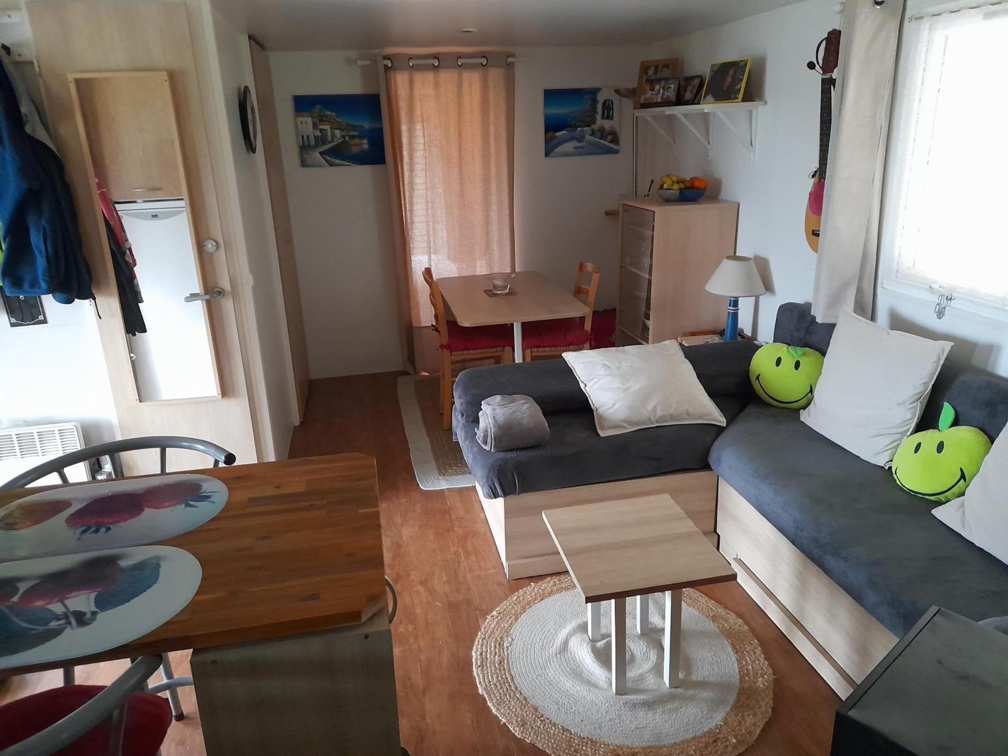 Location Type Gite, Chambre D'Hote, Meuble De Tourisme Dans Joli Petit Chalet Typique Et Ou Jolie Roulotte Type Boheme Waldighoffen Exteriör bild