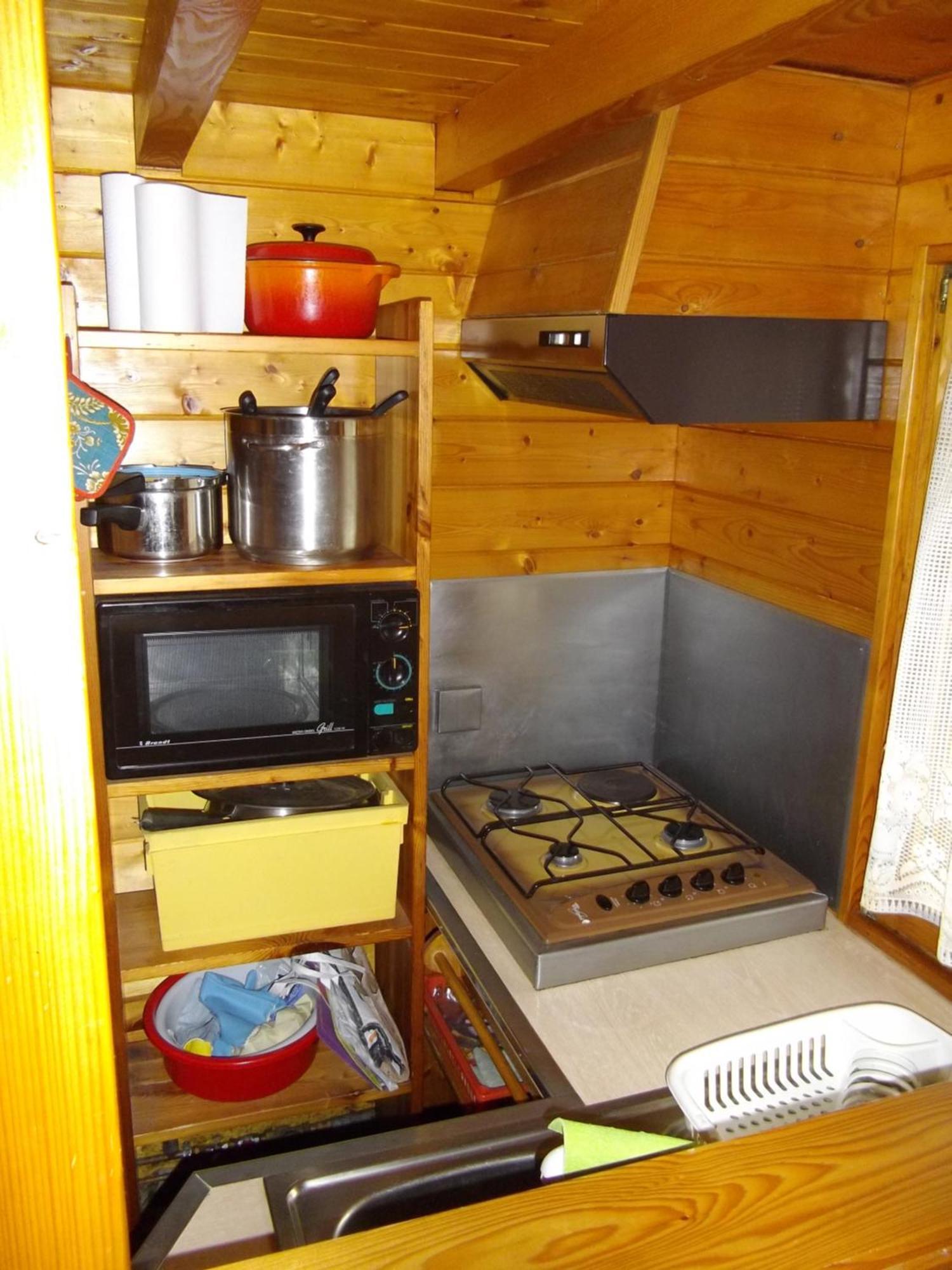 Location Type Gite, Chambre D'Hote, Meuble De Tourisme Dans Joli Petit Chalet Typique Et Ou Jolie Roulotte Type Boheme Waldighoffen Exteriör bild